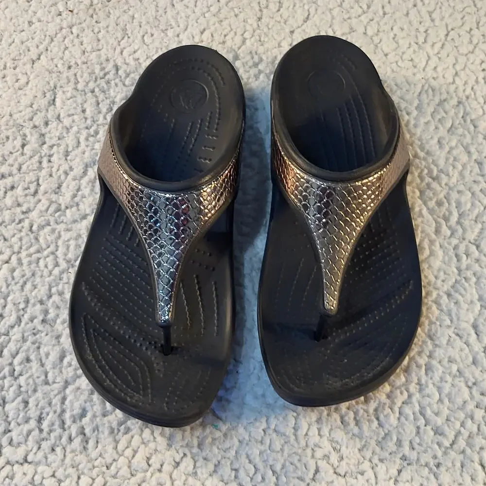 Crocs Flip Flop Sandals Black  Womens size 9